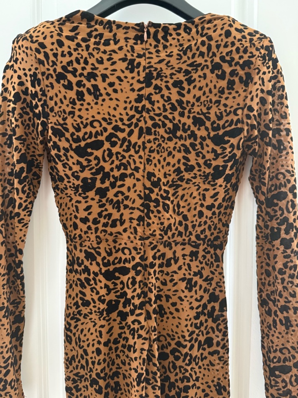 Leopard Print Long-Sleeve Jumpsuit With V-Neckline & Back Zipper Closure S - Picture 7 of 7